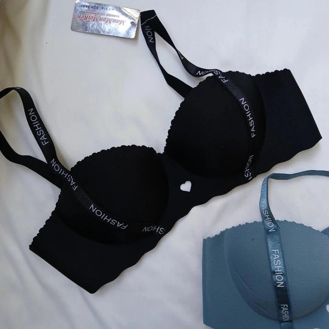 Seamless Ribbed Comfort Bra – Wireless Heart-Cutout Bralette with 